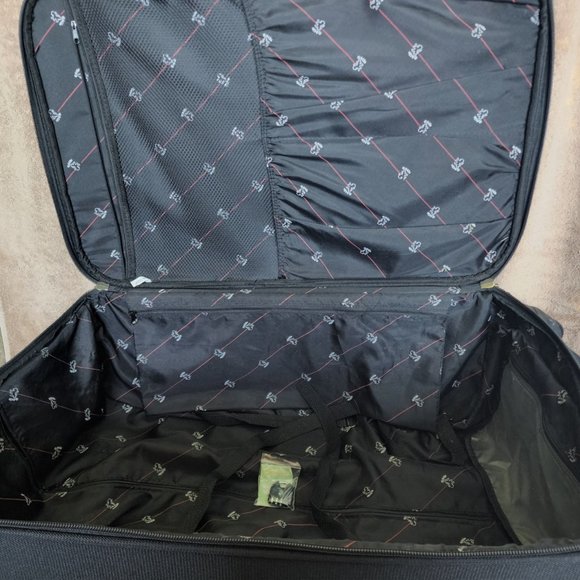 Black 4-Piece Heys Luggage - Used - Picture 8 of 12